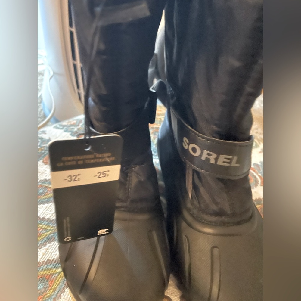 NWT -25℉ ❄ Kid’s Sorel Black Winter Snow Boots Size 2